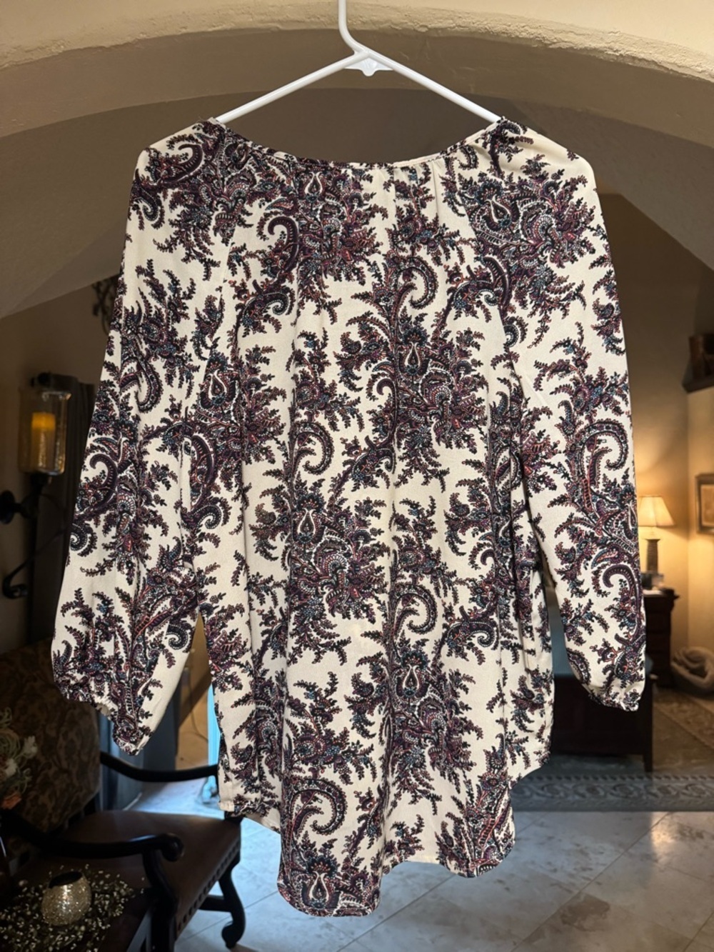 Liz Claiborne Cream Paisley Tassel Peasant Top - Picture 2 of 3